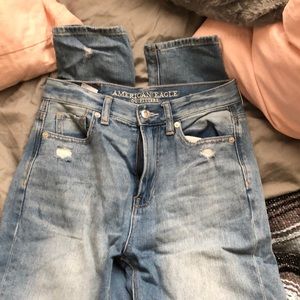 american eagle ripped mom jeans